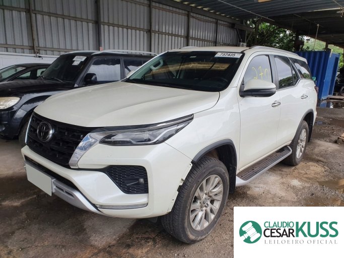 TOYOTA HILUX SW4 21/21