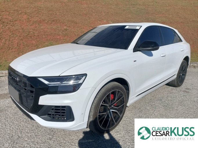 AUDI Q8 20/20